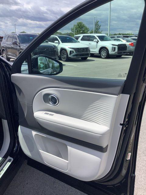 2026 Hyundai Ioniq SEL photo 16
