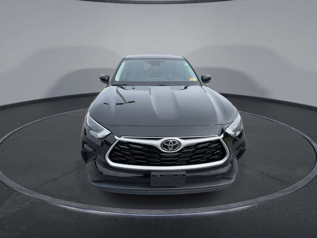 2022 Toyota Highlander L photo 2