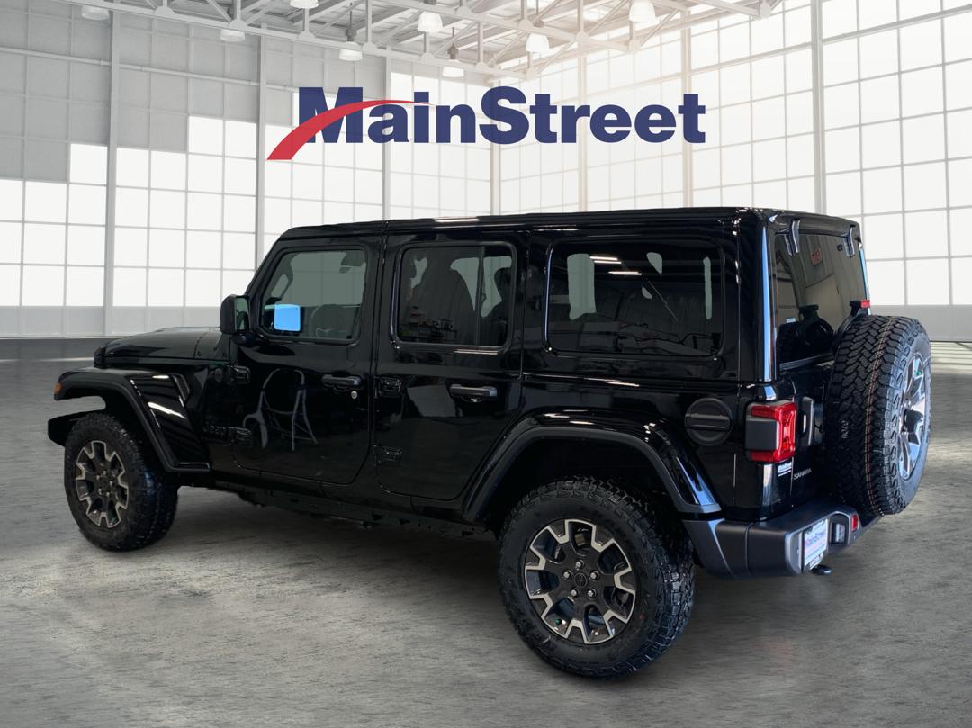 2025 Jeep Wrangler Sahara photo 3
