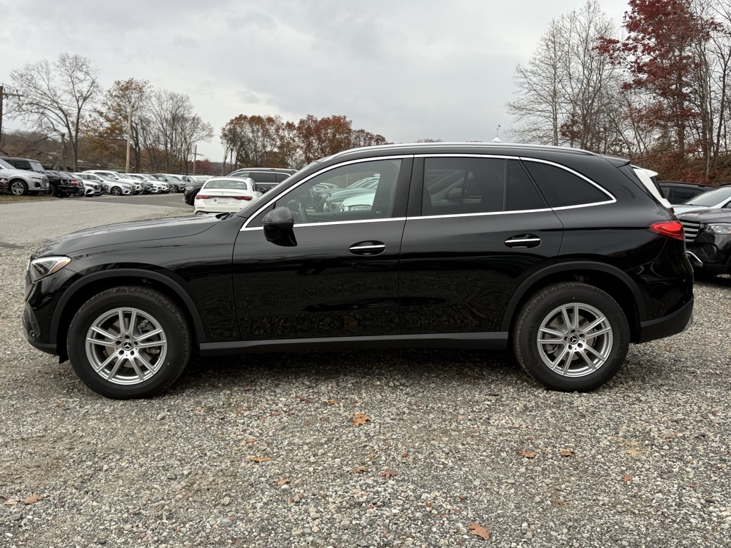 2026 Mercedes Benz GLC 300 4MATIC photo 4