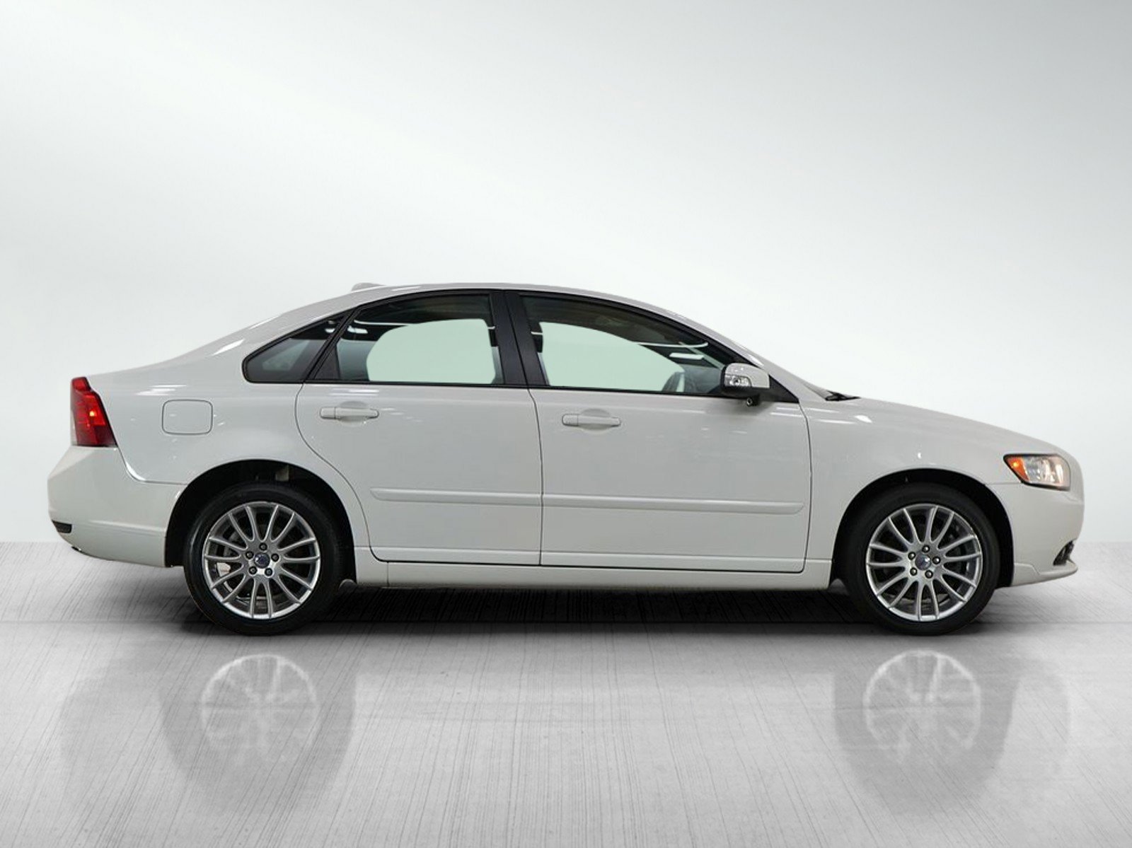 2008 Volvo S40 T5 AWD photo 4