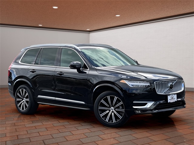 2025 Volvo XC90 Plus's photo