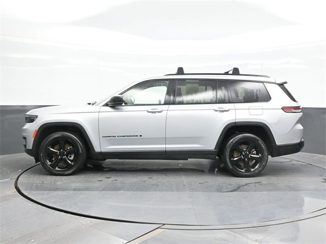 2021 Jeep Grand Cherokee Altitude photo 3