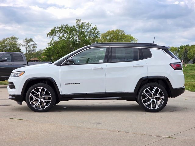 2025 Jeep Compass Limited photo 4