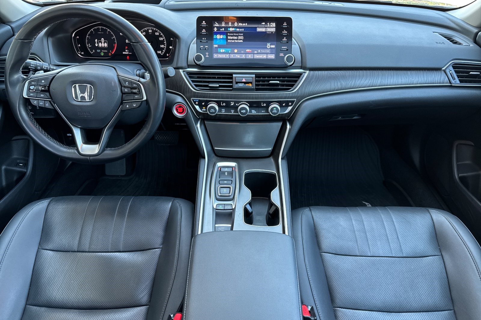2022 Honda Accord Touring 2.0T photo 13