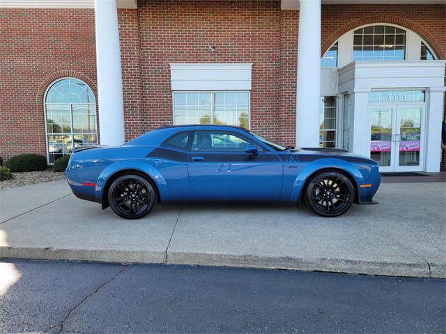 2023 Dodge Challenger R/T Scat Pack Widebody photo 4