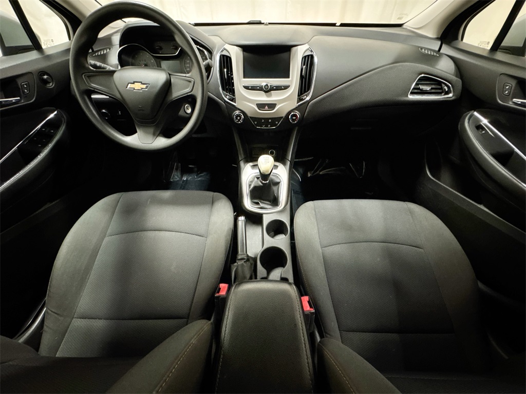 2017 Chevrolet Cruze L photo 6