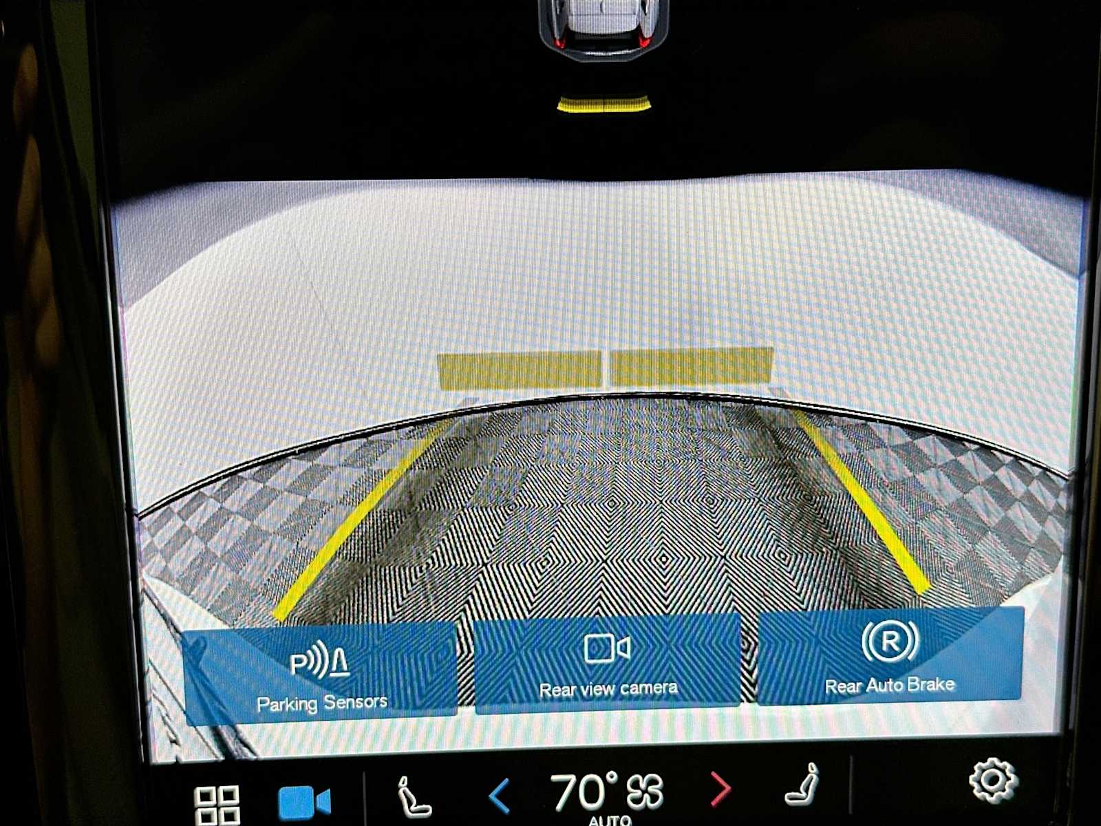 2025 Volvo XC60 B5 Core photo 14