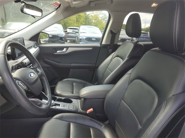 2022 Ford Escape SEL photo 12
