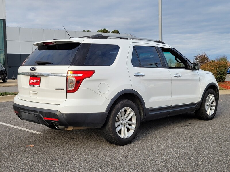 2013 Ford Explorer XLT photo 3