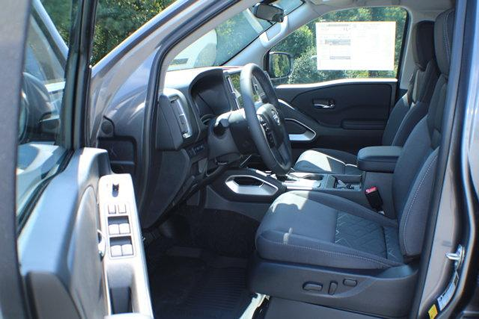 2026 Nissan Frontier SV photo 9