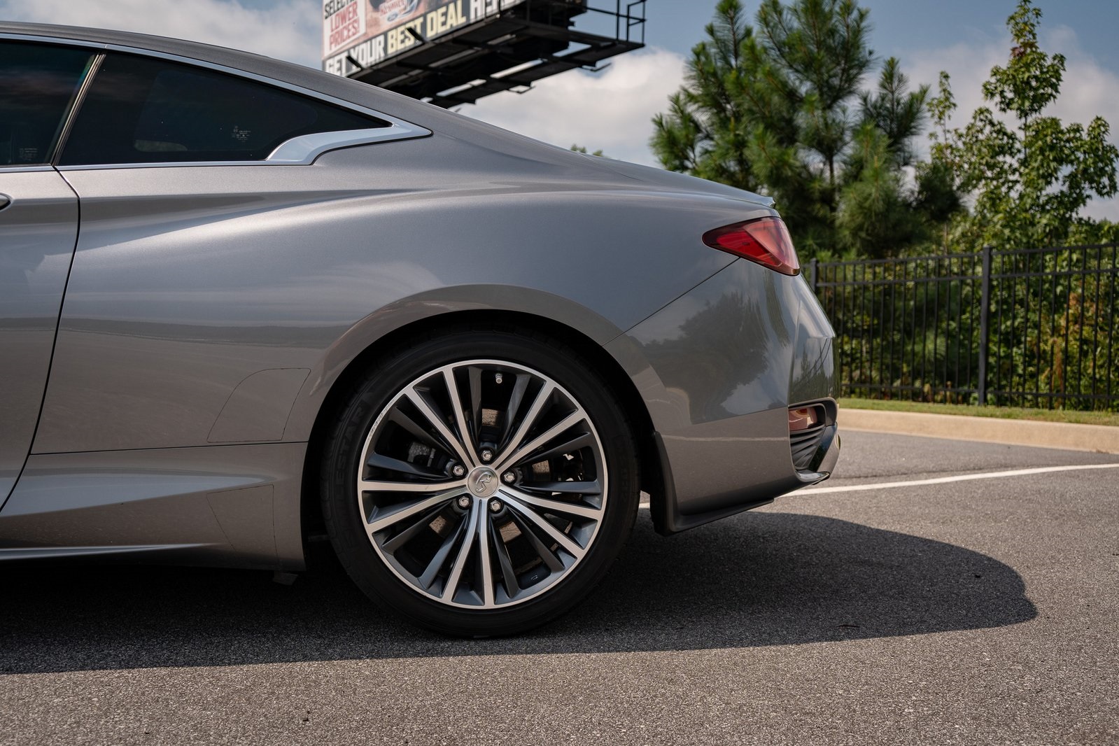 2018 Infiniti Q60 3.0t Luxe photo 6