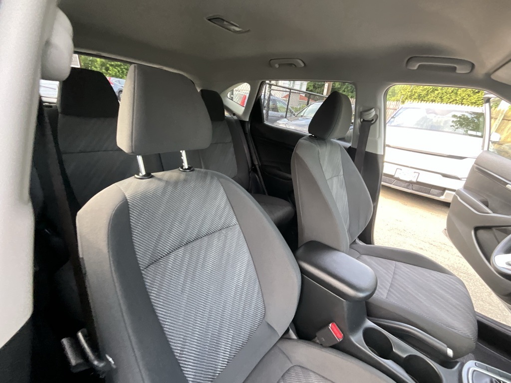 2023 Kia Seltos LX photo 30