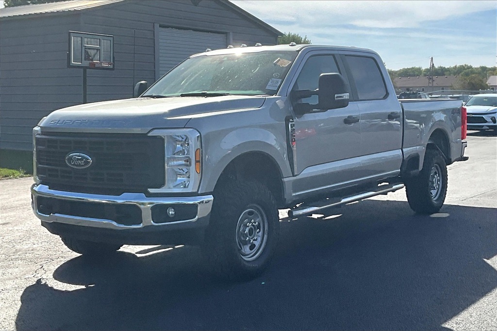 2024 Ford F-250 XL photo 2