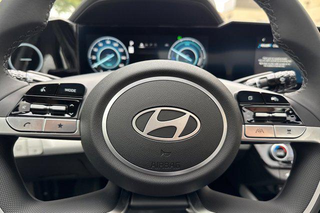 2025 Hyundai Elantra Hybrid Limited photo 16