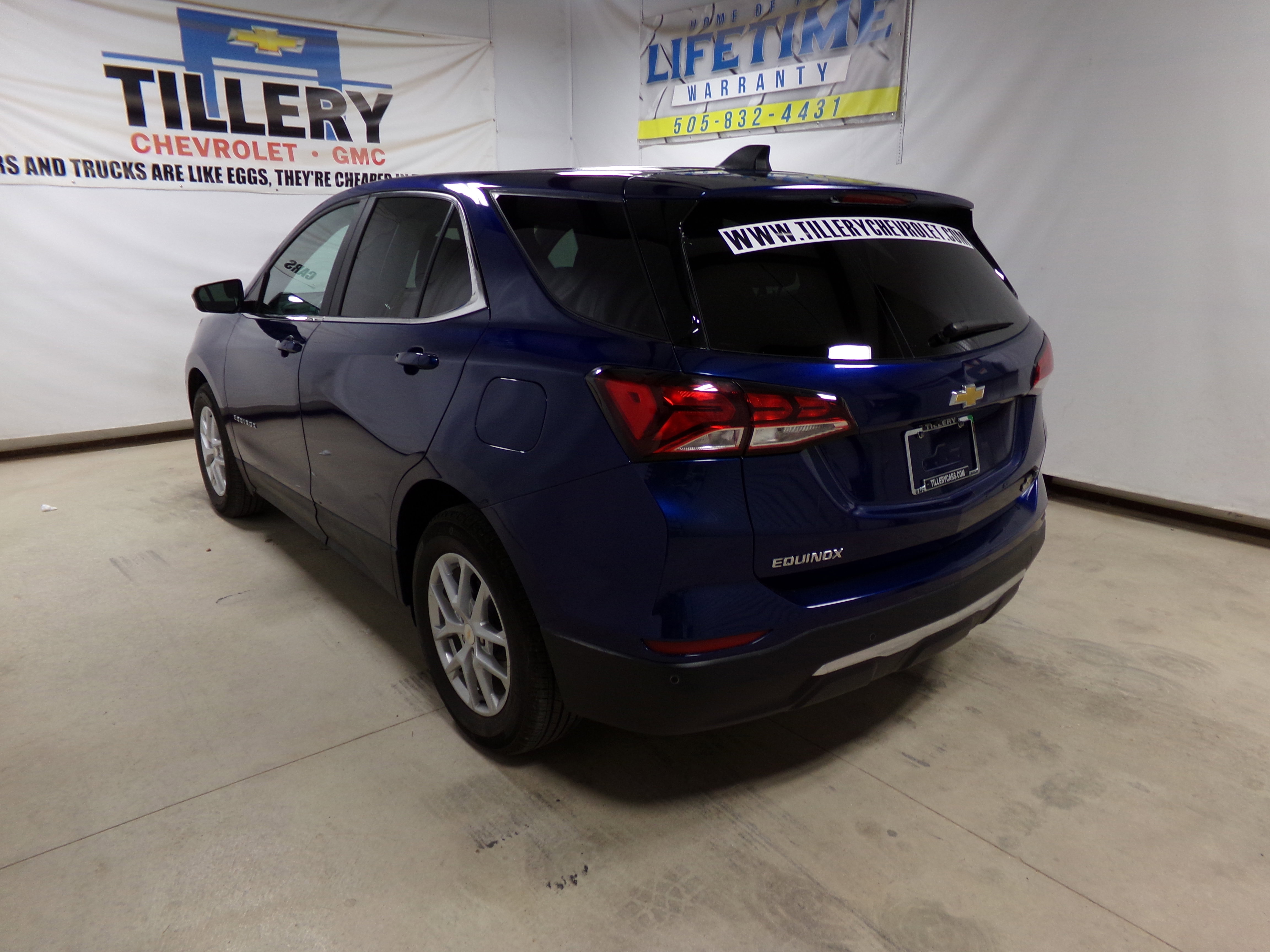 2023 Chevrolet Equinox LT photo 3