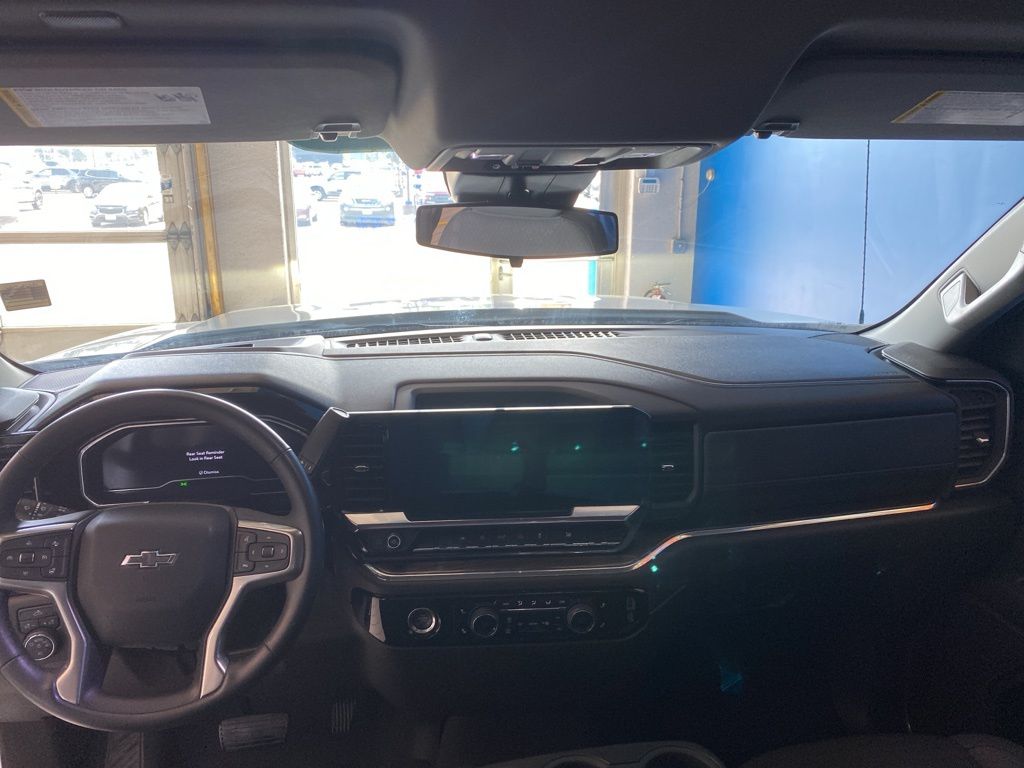 2024 Chevrolet Silverado 1500 RST photo 4