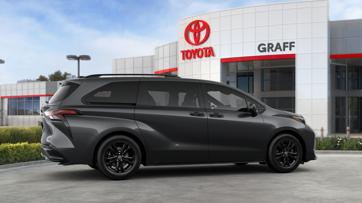 2025 Toyota Sienna XSE photo 11