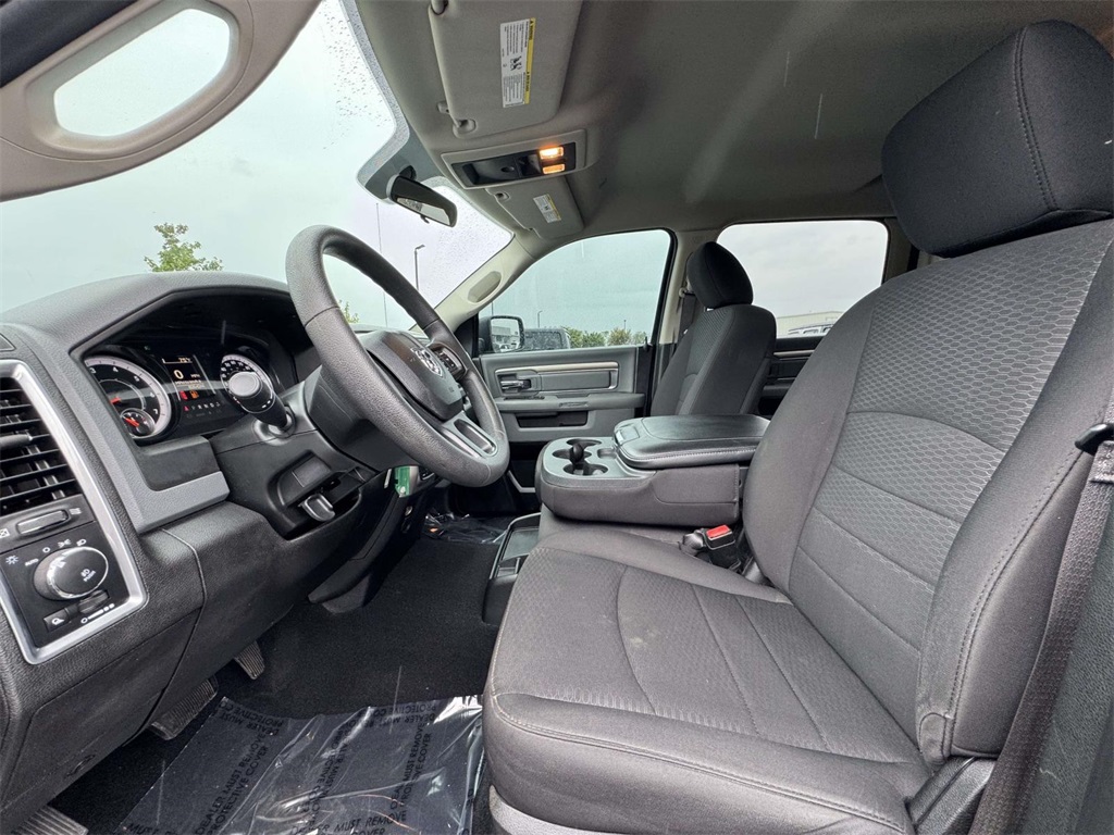 2019 Ram 1500 Classic Warlock photo 13