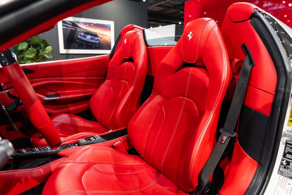 2023 Ferrari F8 Spider Base photo 4