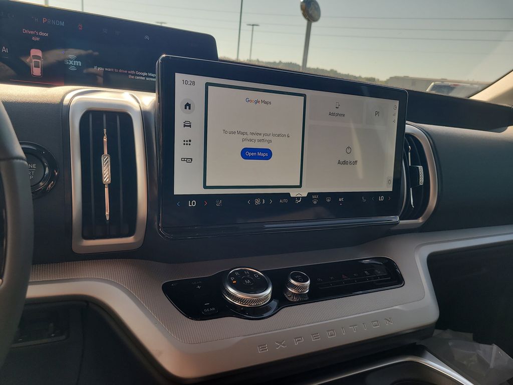 2025 Ford Expedition photo 18