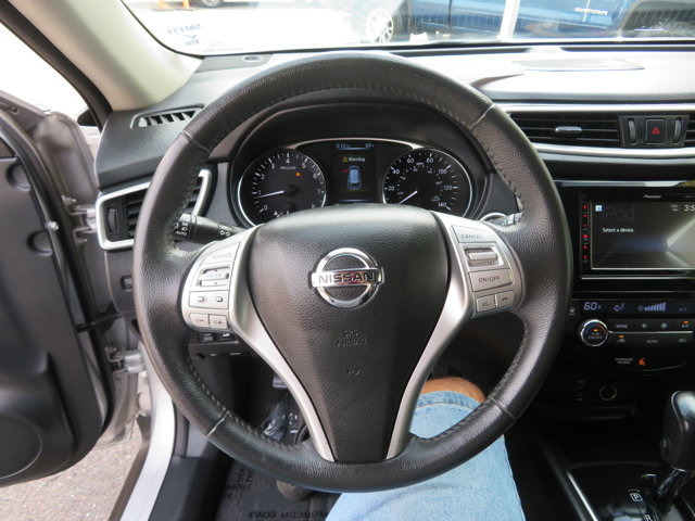 2015 Nissan Rogue SL photo 26