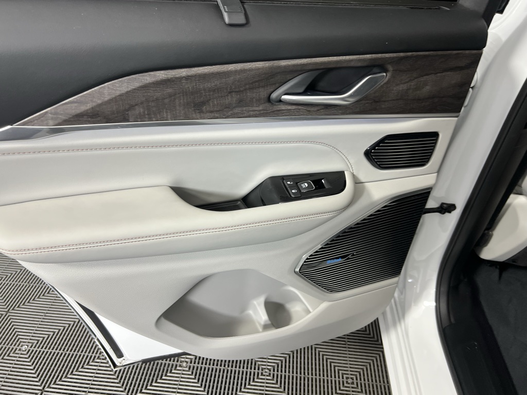 2022 Jeep Grand Cherokee Overland 4xe photo 22