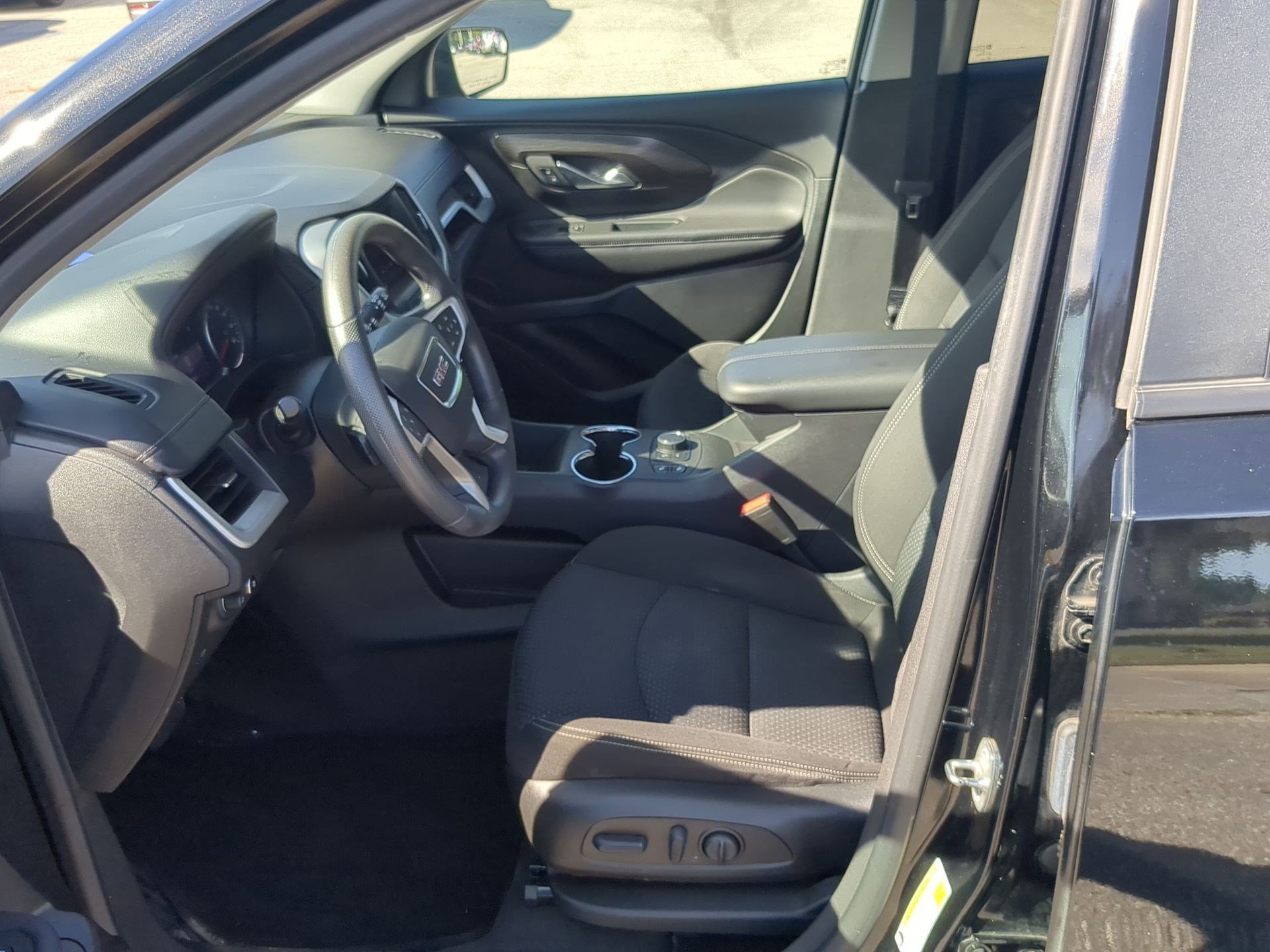 2022 Gmc Terrain SLE photo 3