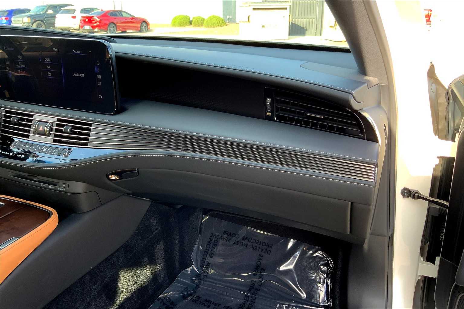 2022 Lexus LS 500 photo 16