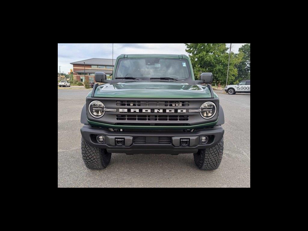 2024 Ford Bronco Black Diamond photo 2