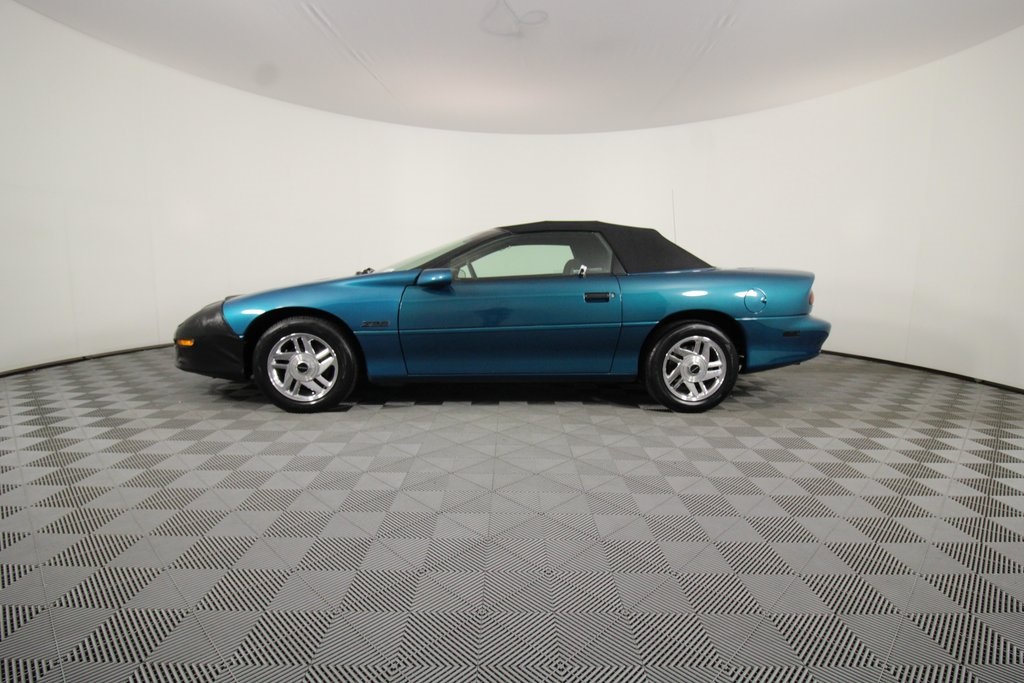 1995 Chevrolet Camaro Sport Coupe photo 2