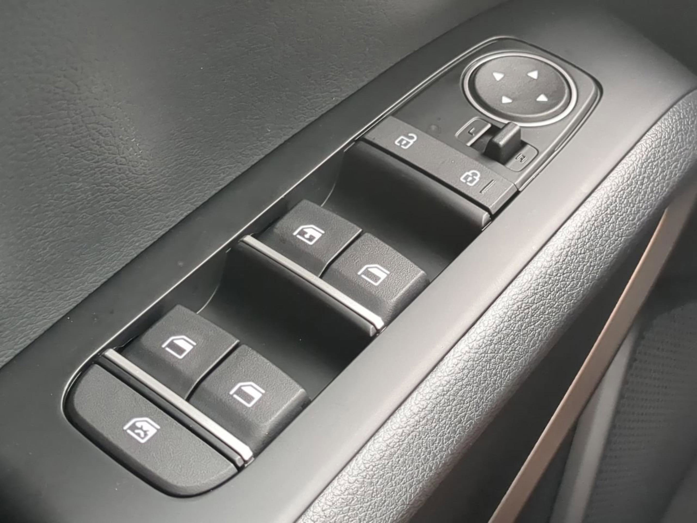 2025 Kia Soul LX photo 18