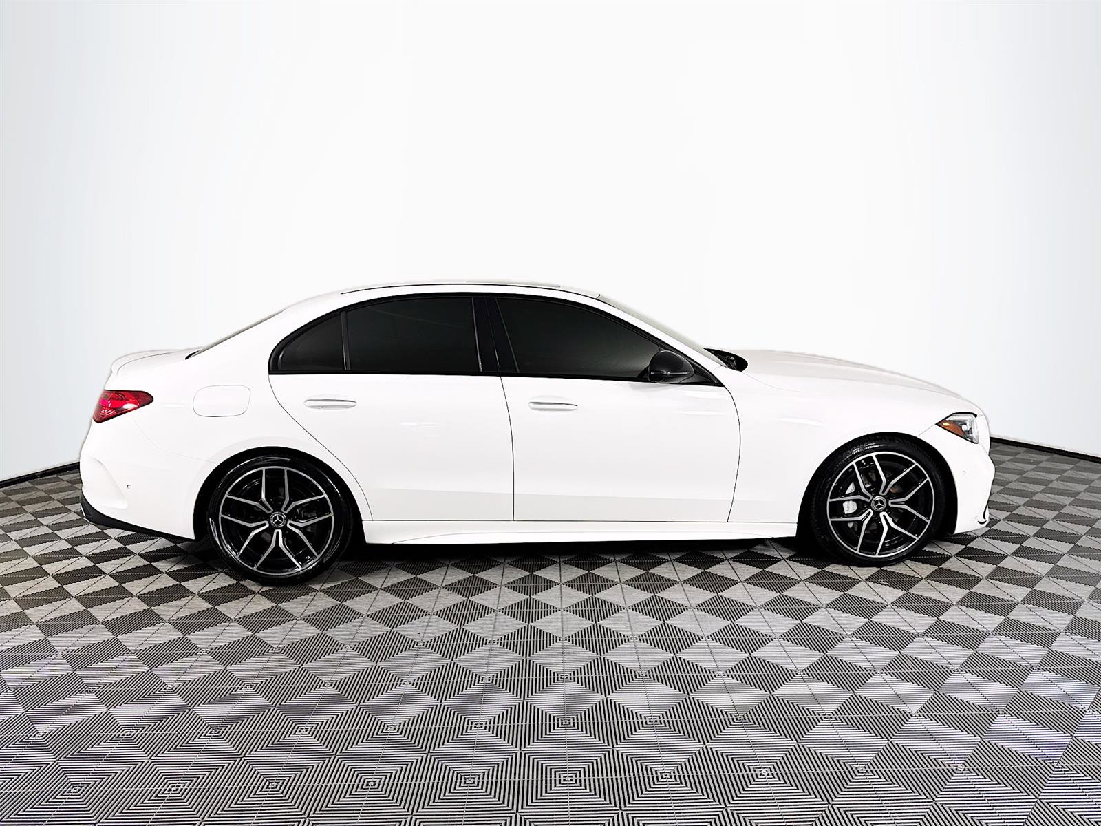 2022 Mercedes Benz C 300 Sedan photo 4