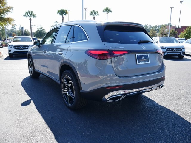 2026 Mercedes Benz GLC 300 4MATIC photo 3