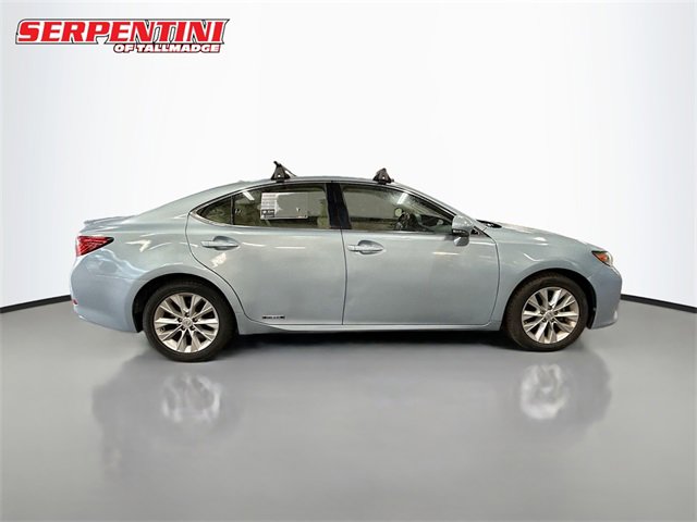 2014 Lexus ES 300h photo 4