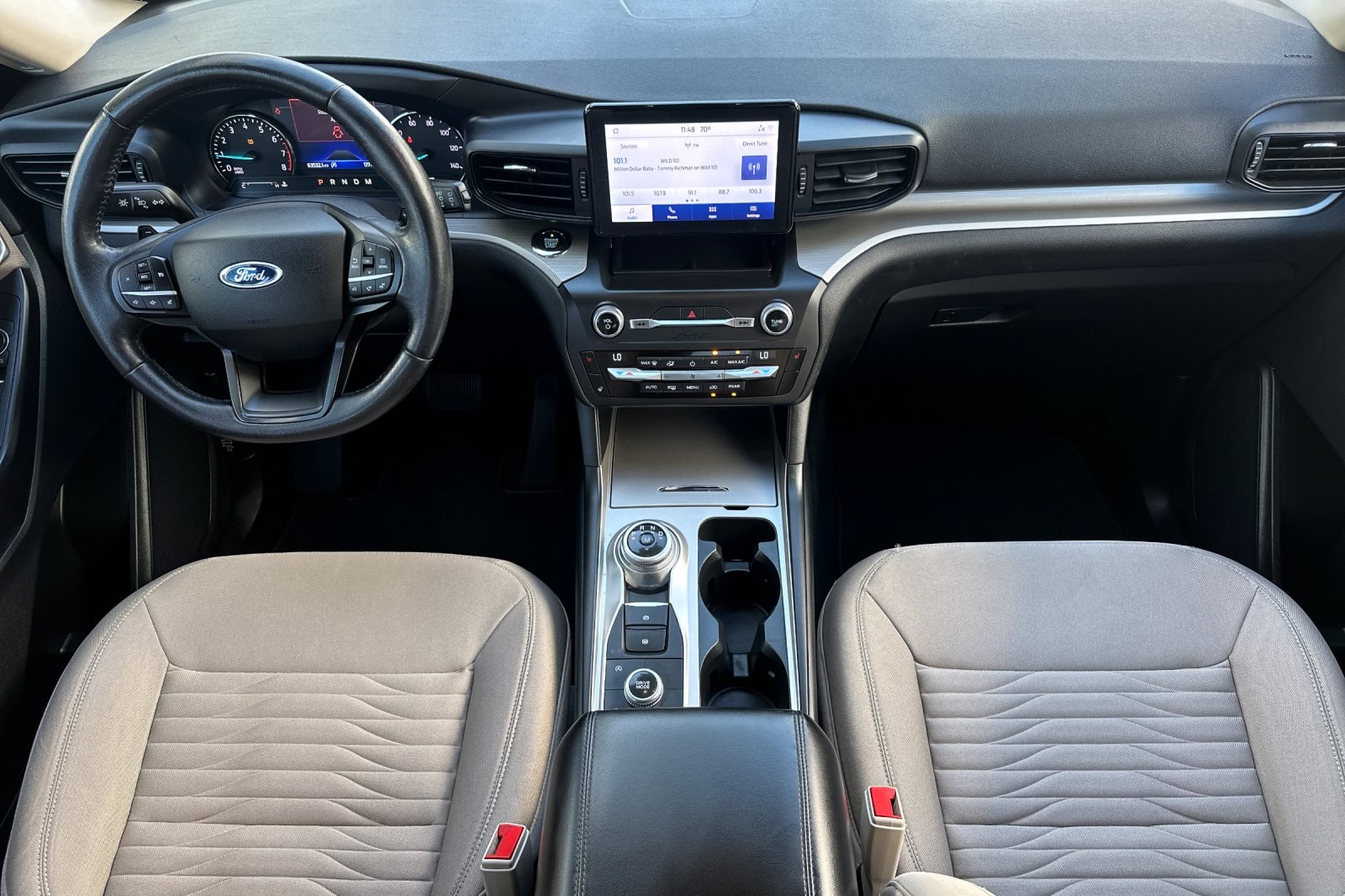 2020 Ford Explorer XLT photo 13