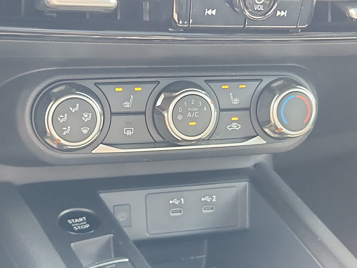 2025 Nissan Kicks SV photo 14