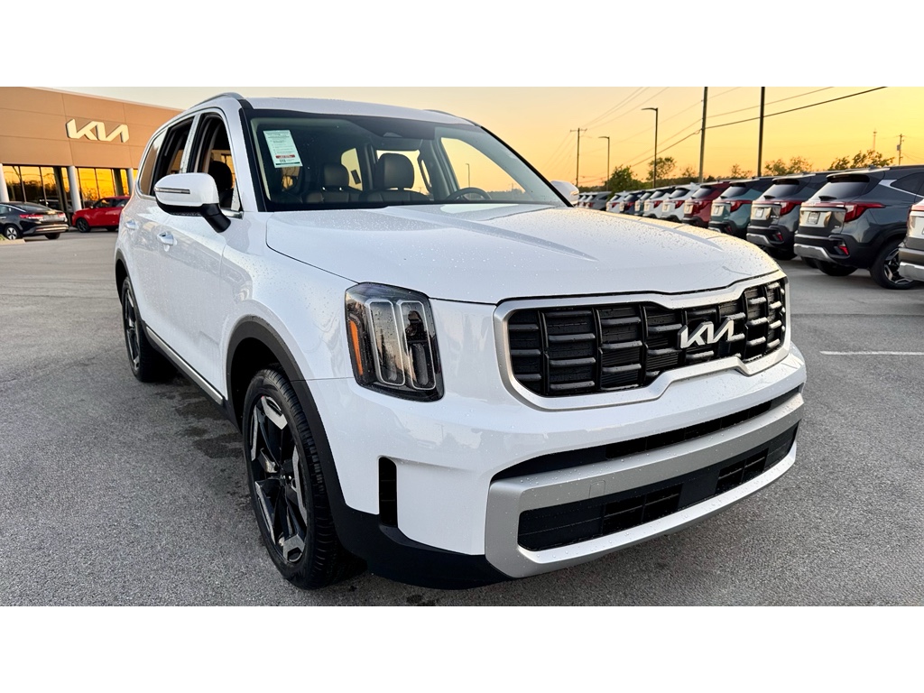 2025 Kia Telluride S's photo