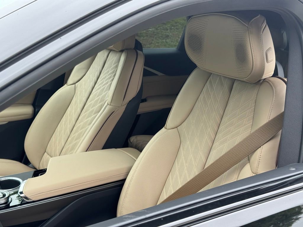 2025 Cadillac Lyriq Sport photo 15
