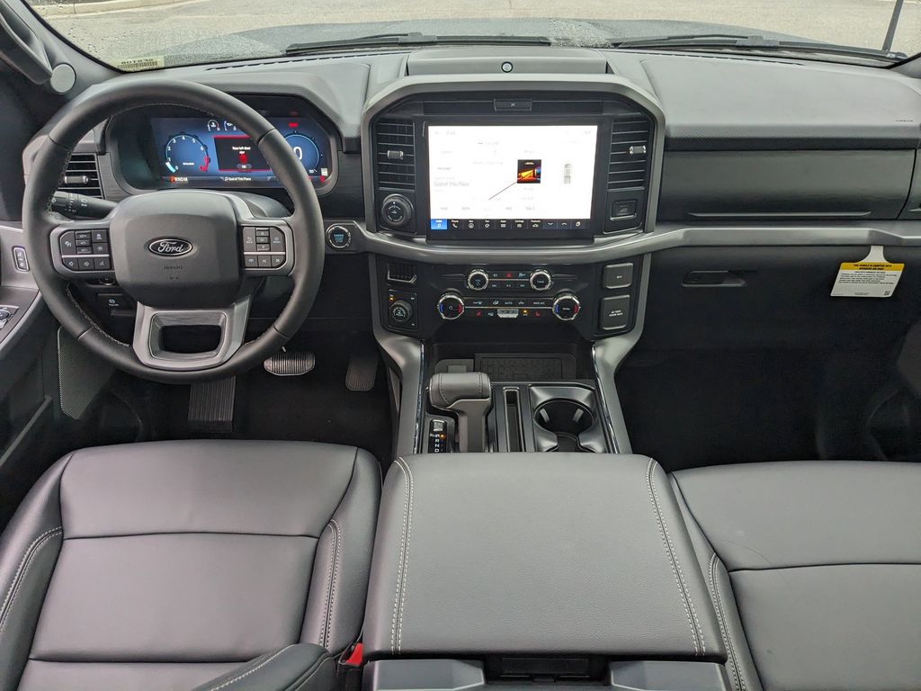 2025 Ford F-150 XLT photo 13
