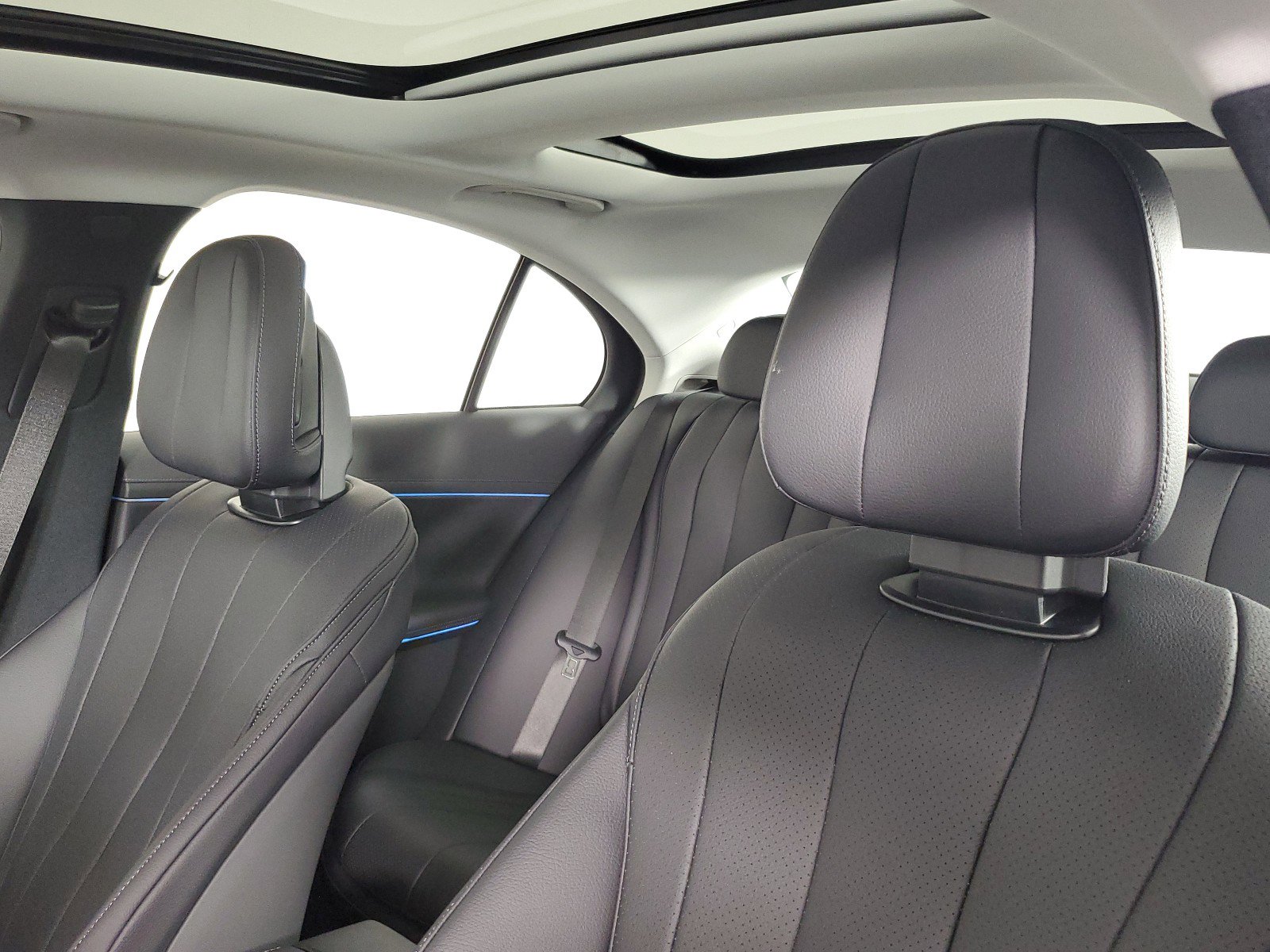 2025 Mercedes Benz E 450 4MATIC photo 16