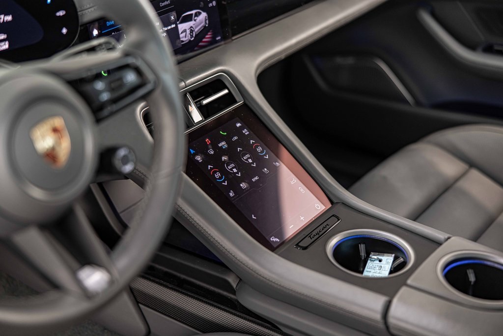 2020 PORSCHE TAYCAN - Image 23