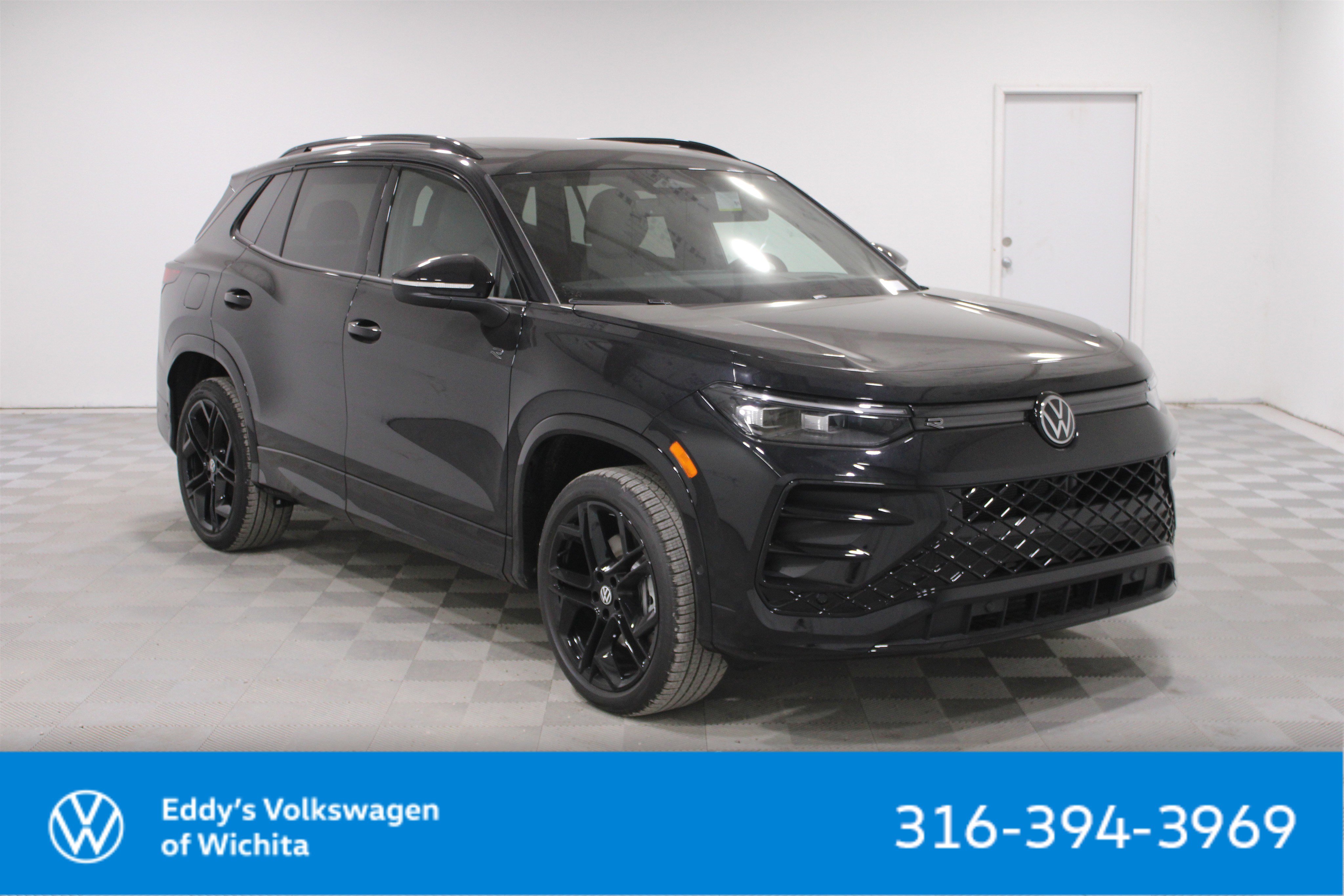 2026 Volkswagen Tiguan SE R-LINE BLACK's photo