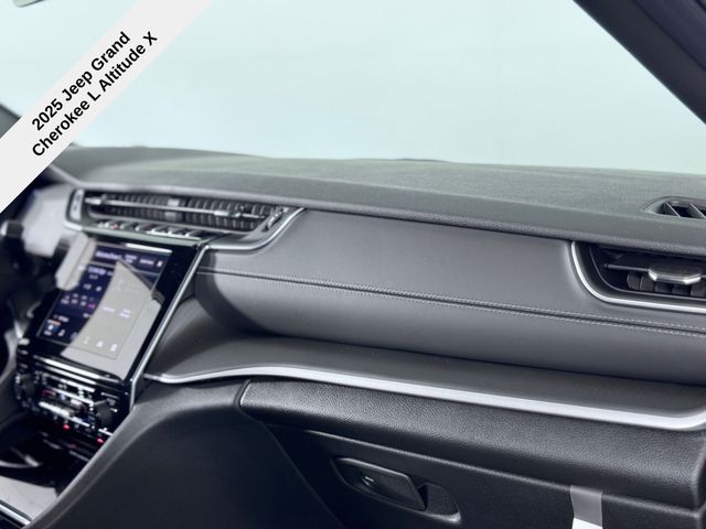 2025 Jeep Grand Cherokee Altitude X photo 22