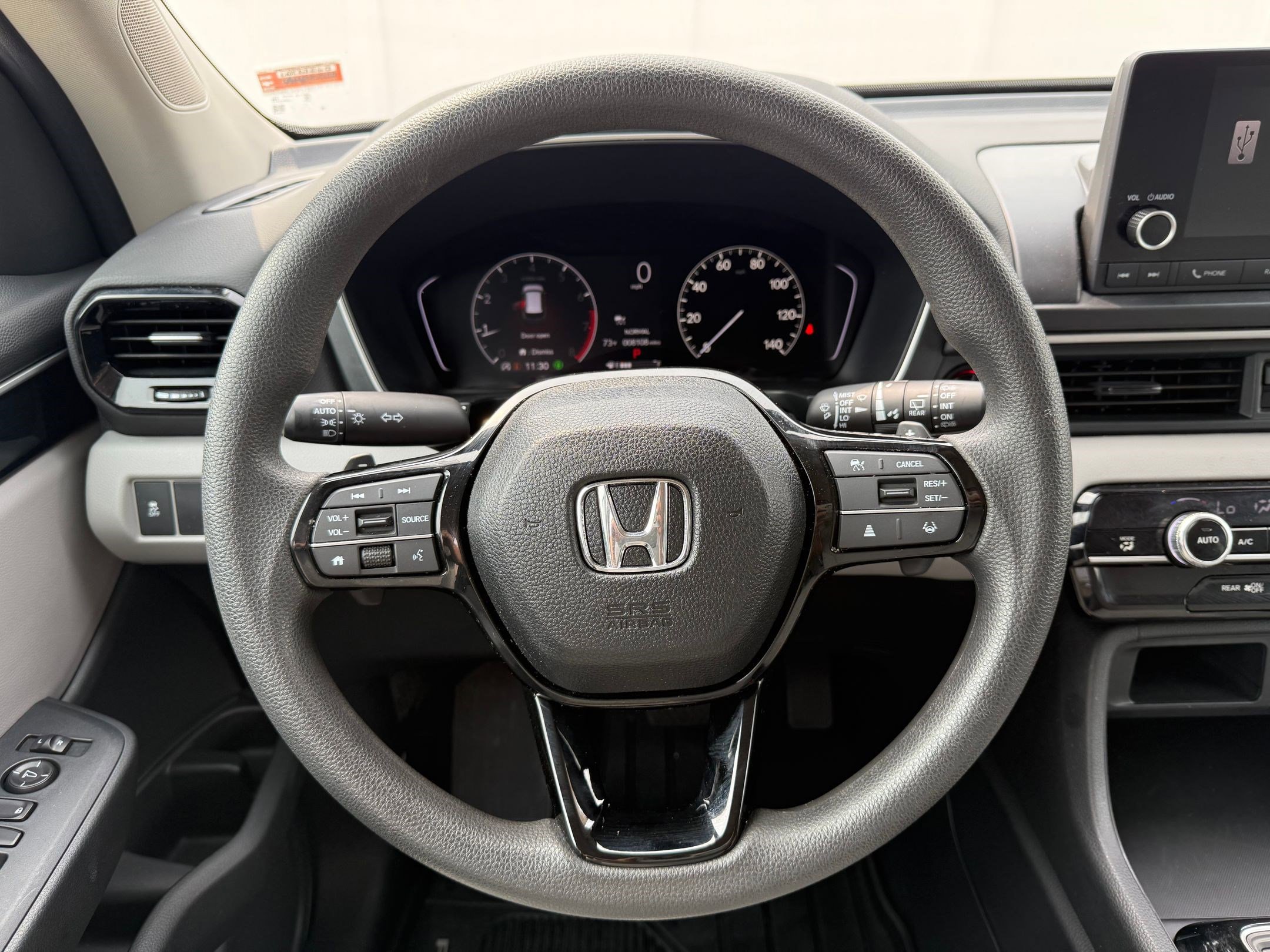 2024 Honda Pilot LX photo 13