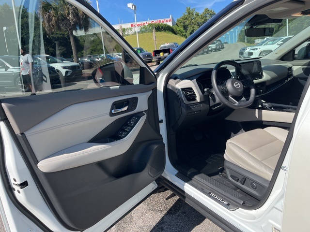 2023 Nissan Rogue SL photo 3
