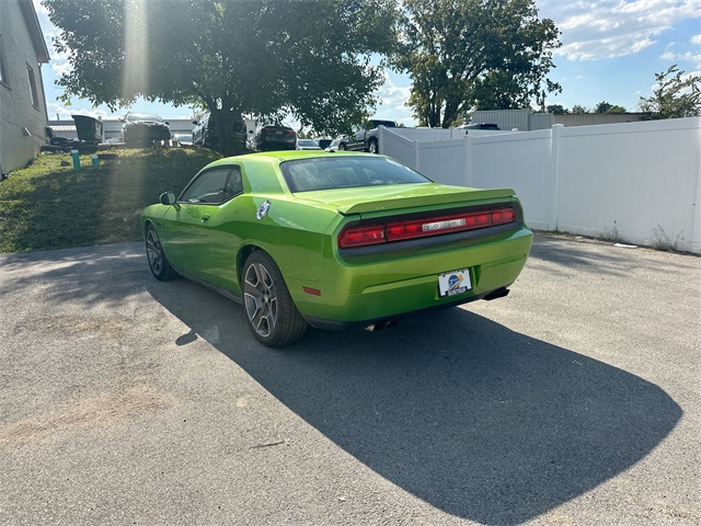 2011 Dodge Challenger R/T photo 16