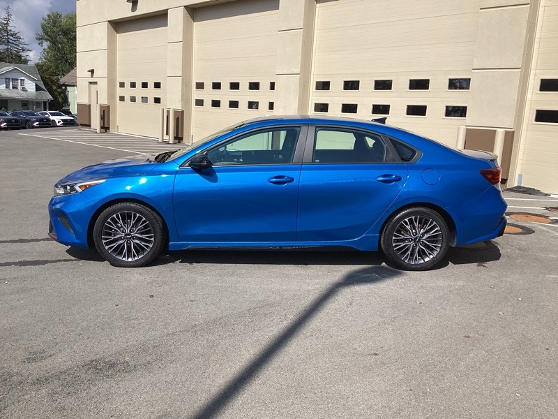 2022 Kia Forte GT-Line photo 4