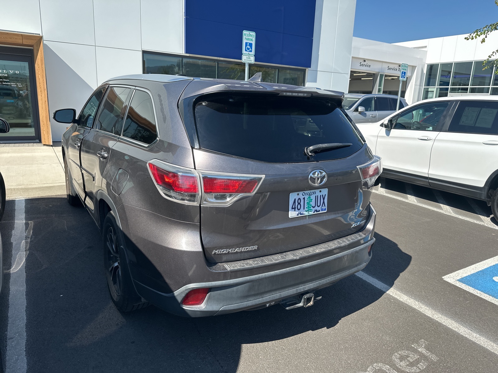 2016 Toyota Highlander XLE photo 3