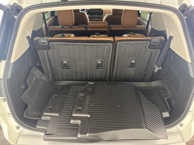 2024 Nissan Pathfinder Platinum photo 25